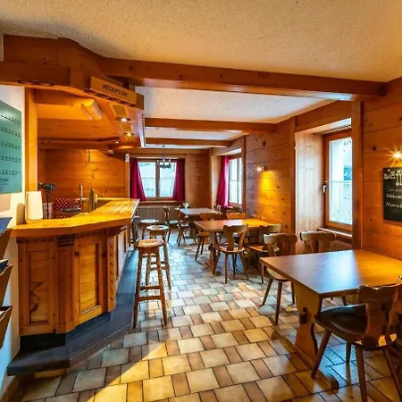 Swiss Alps Coliving Community For Remote Workers מלון Liddes